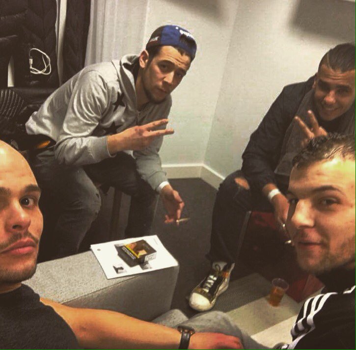 Renatofficiel's tweet photo. Salam à tous ! 
Dans les semaines à venir inch'ALLAH 
Plusieurs #Son #Feat #Clip
Seront disponible 👊🏽💯🌪
#EnFamille #LeMelange #ConnaisPas https://t.co/P3LJQrVhLK