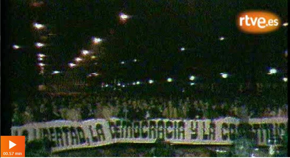 23fhumanitas's tweet photo. Los españoles salen a la calle defendiendo la democracia y su libertad. #remember23f #victoria
https://t.co/9h9ITrQtt8 https://t.co/2rPGCItmTv