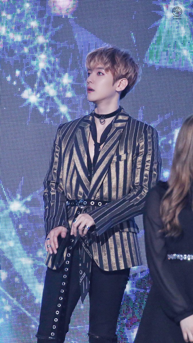 Strawberry_B56's tweet photo. 170222 가온차트어워드 #백현 #BAEKHYUN 
https://t.co/E6Ziq0Q4KR
https://t.co/XOUDi2ljjP
https://t.co/IGkQz4La9P
https://t.co/bIaSaYygTm https://t.co/FTFfOD9ppL