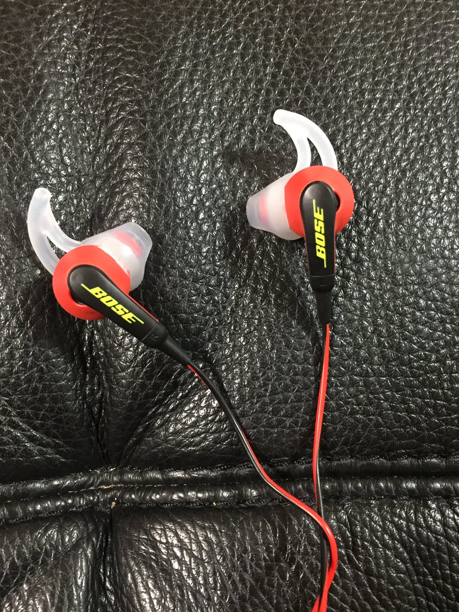 KubodukaYousuke's tweet photo. また買っちゃった
#BOSE
#SoundSports
#PowerRED https://t.co/3lwKHBAqTa
