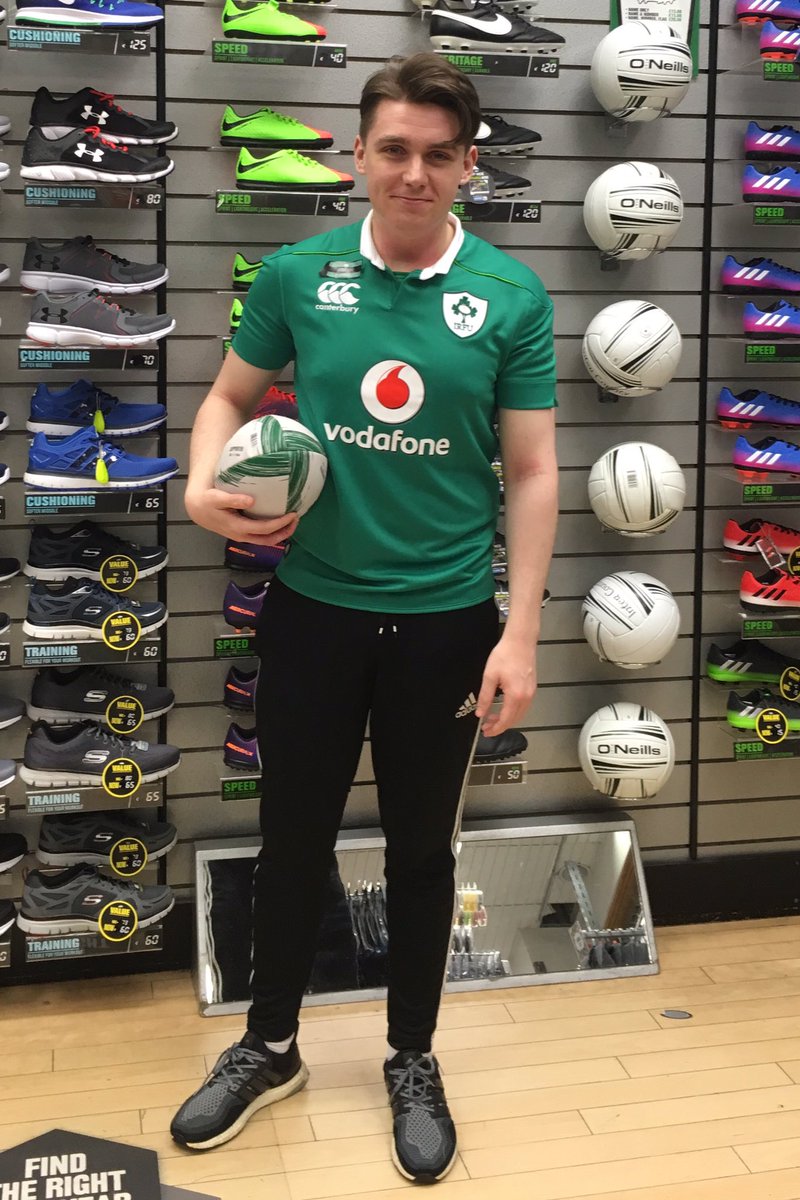 55_store's tweet photo. Need an #IRFU jersey for this weekend? Get yours now at €55, reduced from €80!!! #COYBIG #Ireland #LifestyleSports https://t.co/sAA46GVXHQ