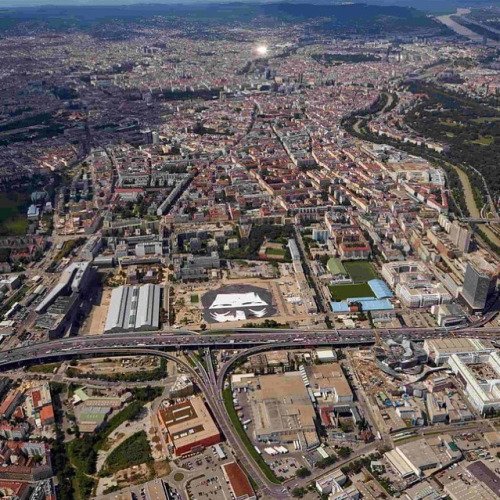 BrujaMaracc's tweet photo. Global #Street Art by - The worlds biggest mural done by #golif
30.000 square... https://t.co/qfbu7bFMG4