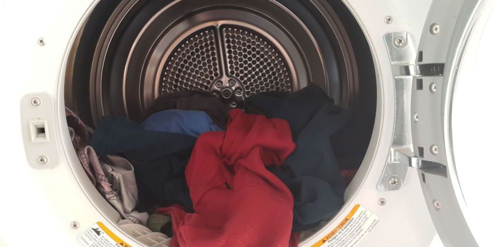 HB's tweet photo. Safety notice: This is why you should check your tumble dryer right now https://t.co/JODCSzeTcK https://t.co/cZJCLh0c8P