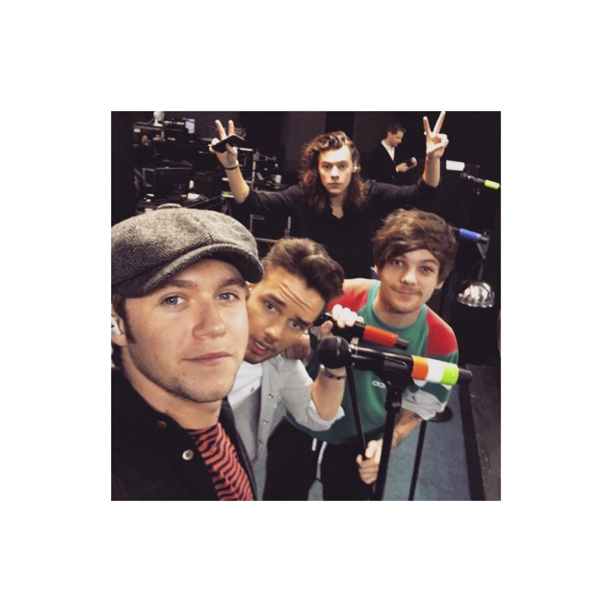 sun_keale's tweet photo. 1Dおめでとう！👏
#OneDirection 
#BRITs2017 
#History 
 #Brits 
#CongratulationsOneDirection https://t.co/IK714UdBFQ