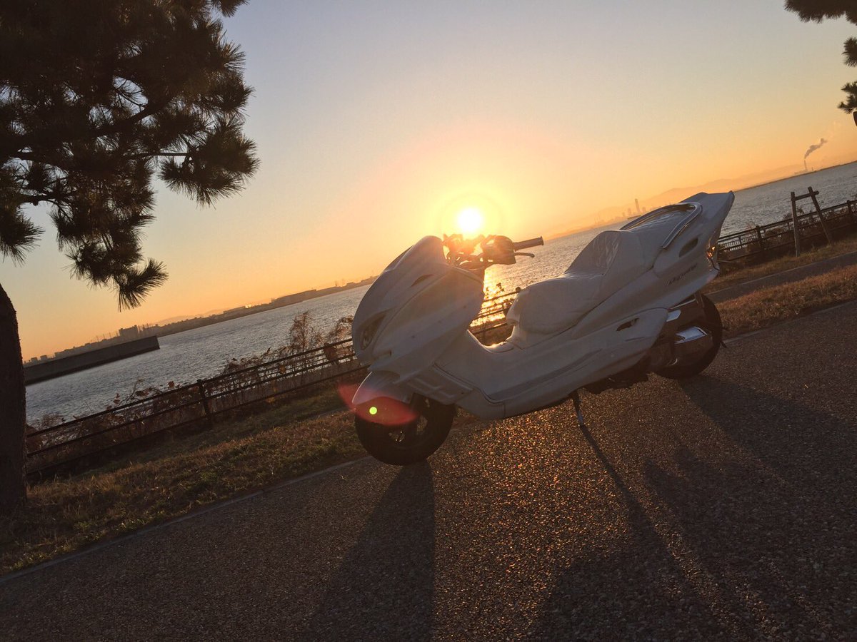 T__GUCCI's tweet photo. 兵庫からです
走行距離23500km
自賠責書類鍵あります

改造点
フルメッキ、エアロ、
スピーカー2発
5連メーター
6連ランプ            など
不具合
傷割れ若干あります
右常時ランプ切れてます

兵庫からです！
15万で値下げなしでお願いします！ https://t.co/XrzwluSOOg