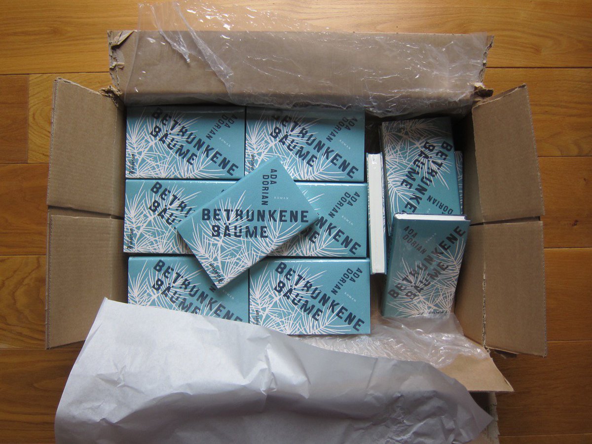 dorian_ada's tweet photo. Die Belegexemplare sind da. Welches lese ich zuerst? https://t.co/RCQx2Tez7J