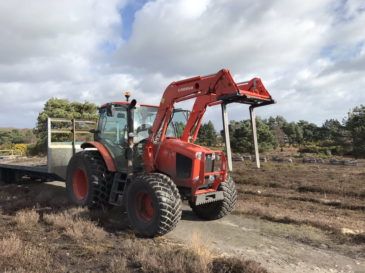 NeilWyatt's tweet photo. Picking up some more heather from the Heath. Bit windy out her but what a view. @BlinderBunker @tillersturf #heatherturf https://t.co/skyDWmtm20