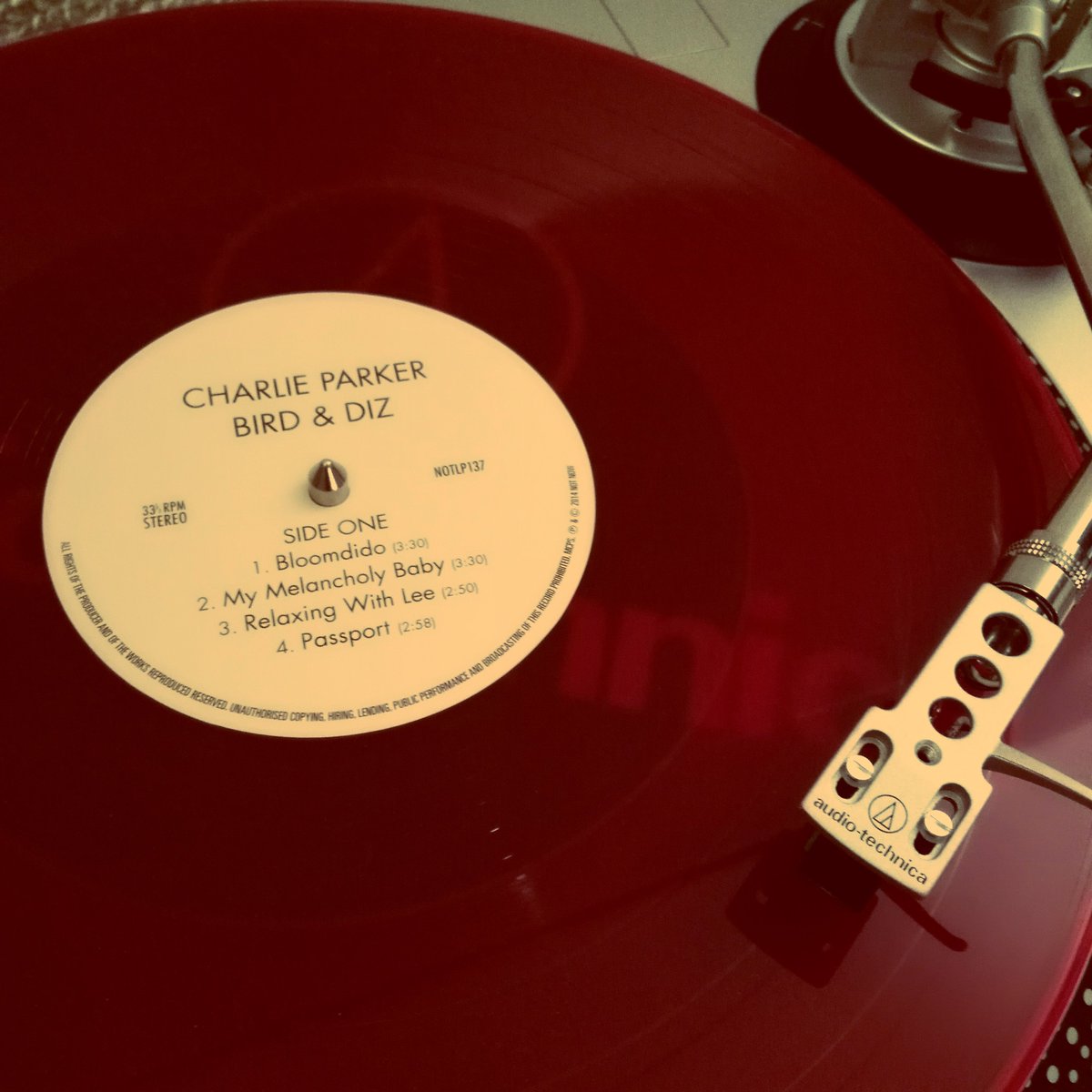 SaxPulsion's tweet photo. Retour aux classiques ! #vinyl #charlieparker https://t.co/K4HutbxKqb