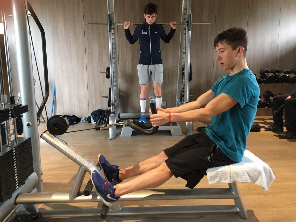 DCT_NewGen's tweet photo. Musculation pour les coureurs ce matin avec @Ant_Petit, @Pacotalexandre et @davgiraud aux commandes #prepaphysique #training #formation https://t.co/5ryxXydrDp