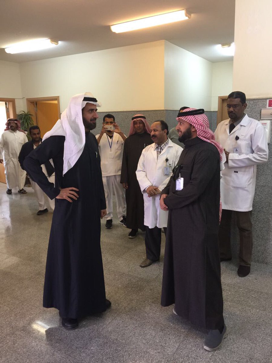 تشرفنا بمركز عبدالعزيز الشويعر الصحي ب #جلاجل بزيارة معالي وزير الصحة توفيق الربيعة
حيث أخذ جولة تفقدية على المركز شملت فلل الطبيب الزائر