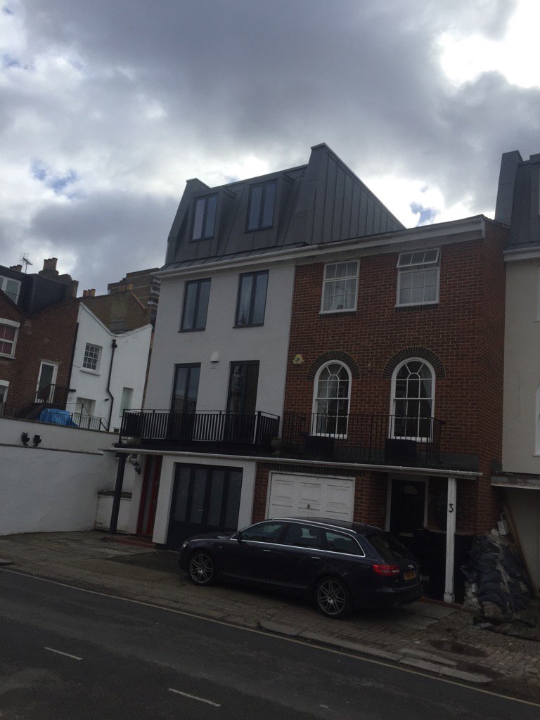 andrew bell tweet media