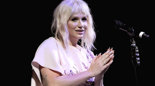 CirChristin583's tweet photo. Dr. Luke Files Emails From Kesha’s Management Team Calling Her ‘Crazy’ https://t.co/8tfJANHnEt https://t.co/yXA5dwr10v