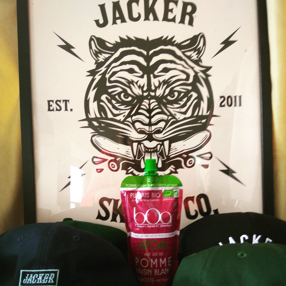 boamonjus's tweet photo. #partenariat BOA & JACKER Découvrez les jus à Paris #jackermag #SHOWROOM #streetstyle is a #healthystyle https://t.co/l1NYMEz3uF