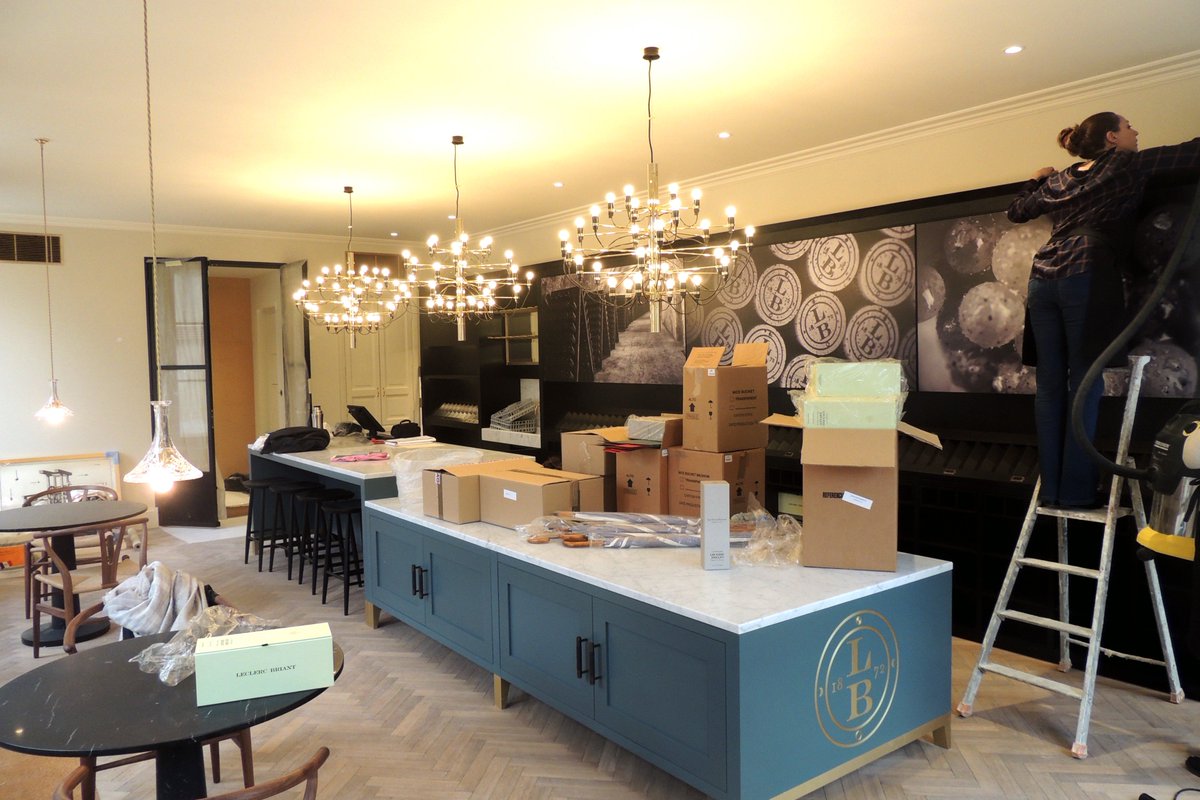 Ouverture imminente ! Boutique branchée 25B Avenue de Champagne ! #champagne #leclercbriant #staytuned