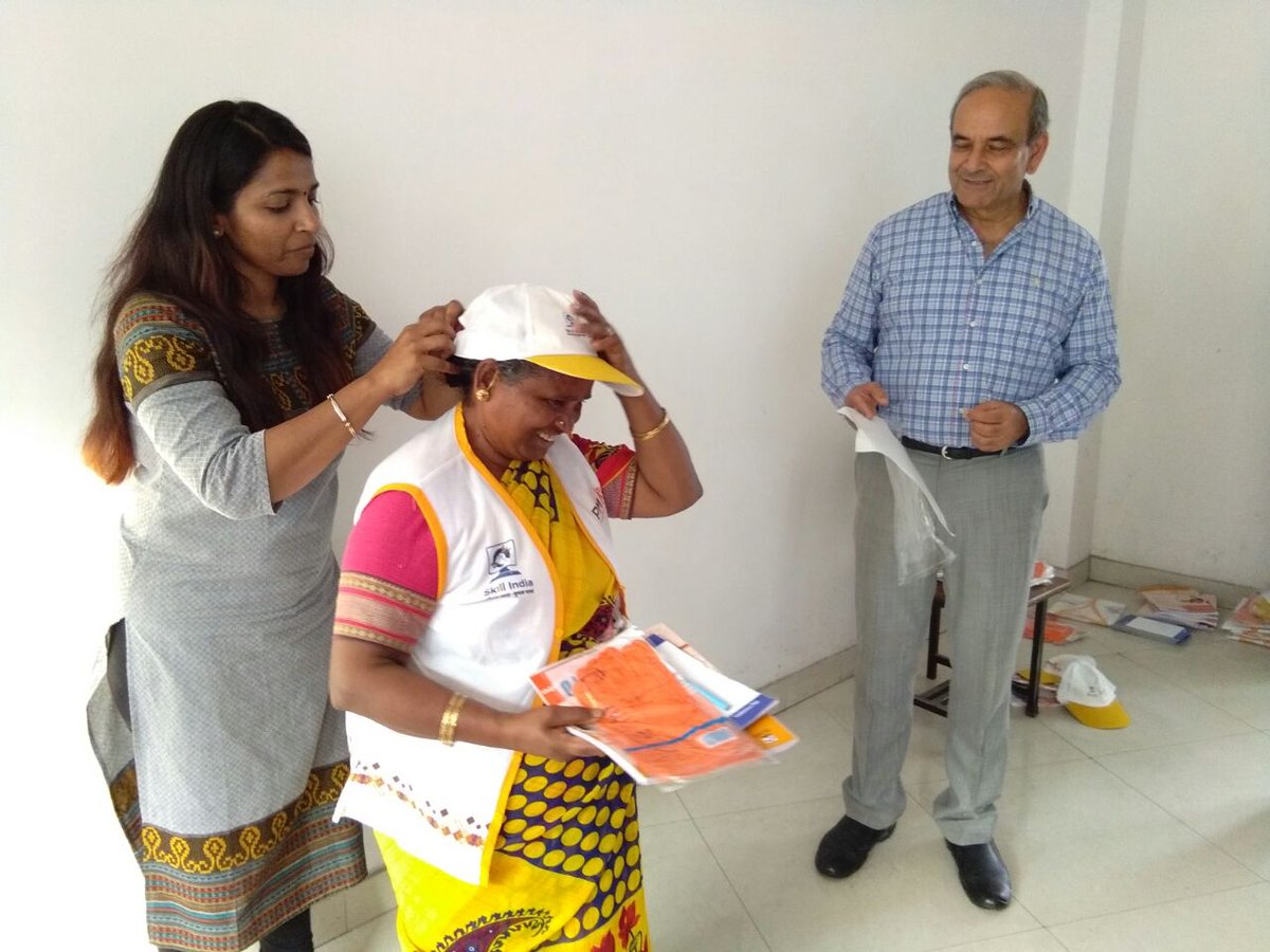 DwsscInfo's tweet photo. Domestic Workers get recognition at last @NSDCINDIA @PMKVY_ @MSDESkillindia @RajivPratapRudy @ https://t.co/QRc3Oo8eME