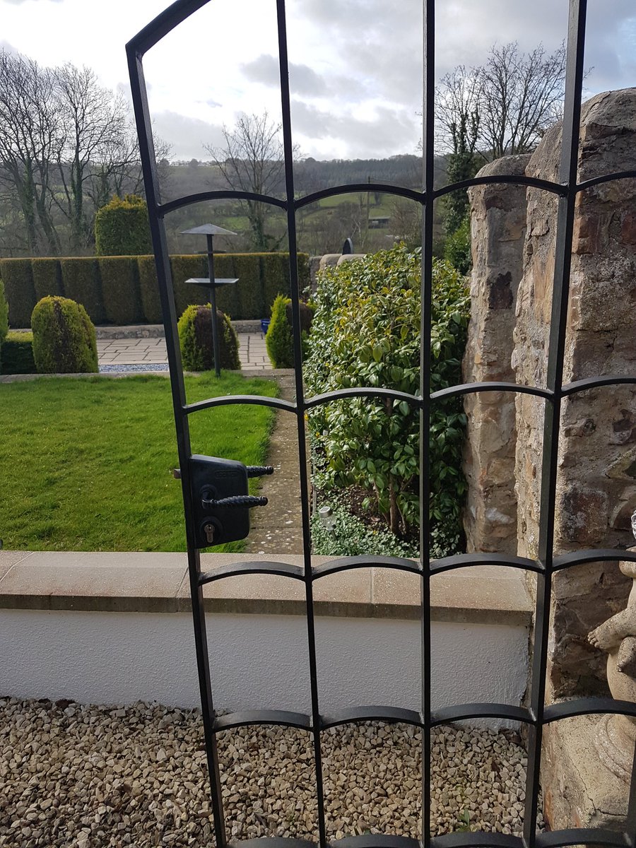 1stchoicelocks1's tweet photo. Lost keys to gate.Picked & open.
Love this hand made beauty.Great craftmanship.
#locksmiths #honiton #nondestructive #lockspicked https://t.co/uosi3rpK9m