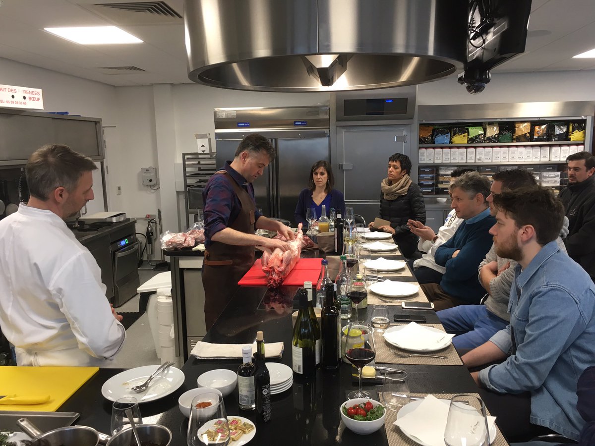 SamLaFoodista's tweet photo. Demo/tasting Milk fed lamb @ClassicFineFood @OrangeButcher https://t.co/jCiyGMxcEI