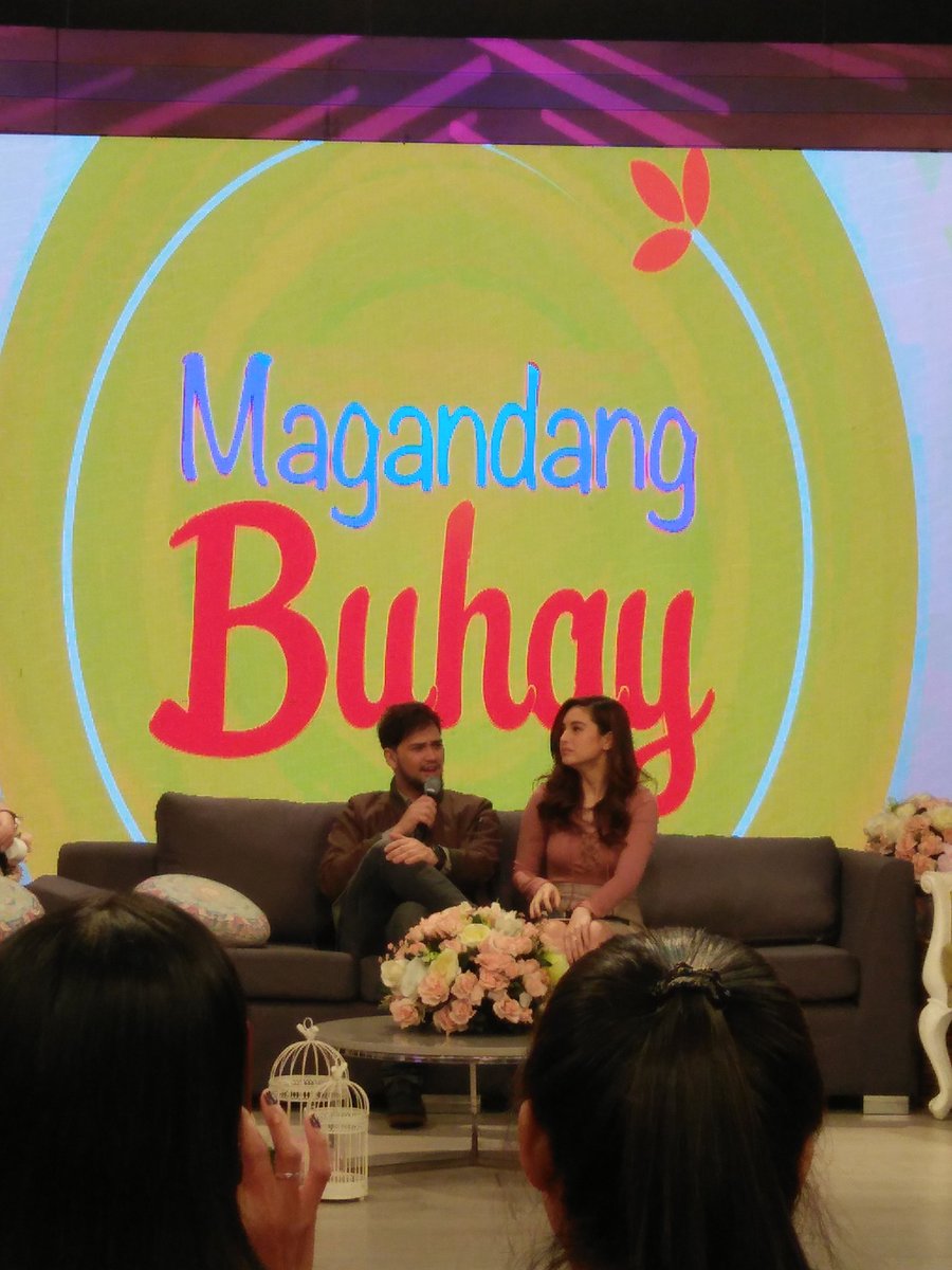 xtiaaNoo's tweet photo. earlier live @_MagandangBuhay Set ππ #MBBiCol https://t.co/7IYd9w1Xvx