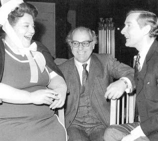 CarryOnJoan's tweet photo. Hattie Jacques and Kenneth Williams with producer Peter Rogers on the set of Carry On Again Doctor #CarryOnBlogging https://t.co/YMd3X0kOZJ