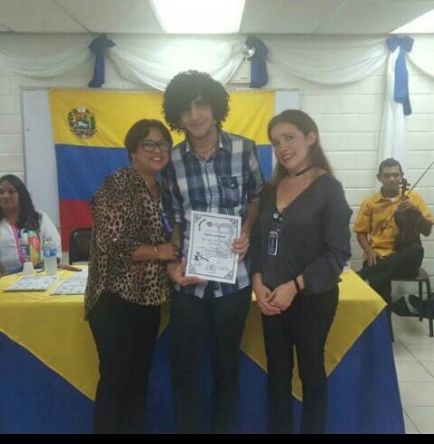 tuugmasucre's tweet photo. ¡Honor a quienes se esfuerzan por un país de excelencia academia! Celebramos el reinicio de esta iniciativa en la #UGMACumaná #FelizJueves https://t.co/wg0QuEIXAa