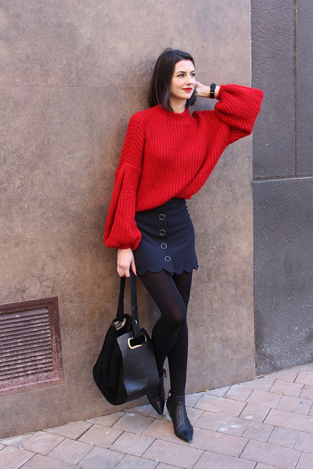 Trendtation's tweet photo. @Angydiablillos nos enseña un precioso #look con un jersey rojo que aporta el toque de color! ¿Qué os parece? Descubre más con #Trendtation https://t.co/TuxVn62UyW