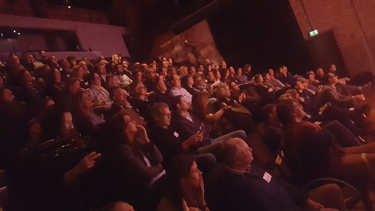 karstenklein's tweet photo. Den Haag is vandaag gastheer van het landelijke #RetailInnovatieFestival in @Korzotheater Innovatie in de retail om winkels sterk te houden. https://t.co/pqIcYrrOBA