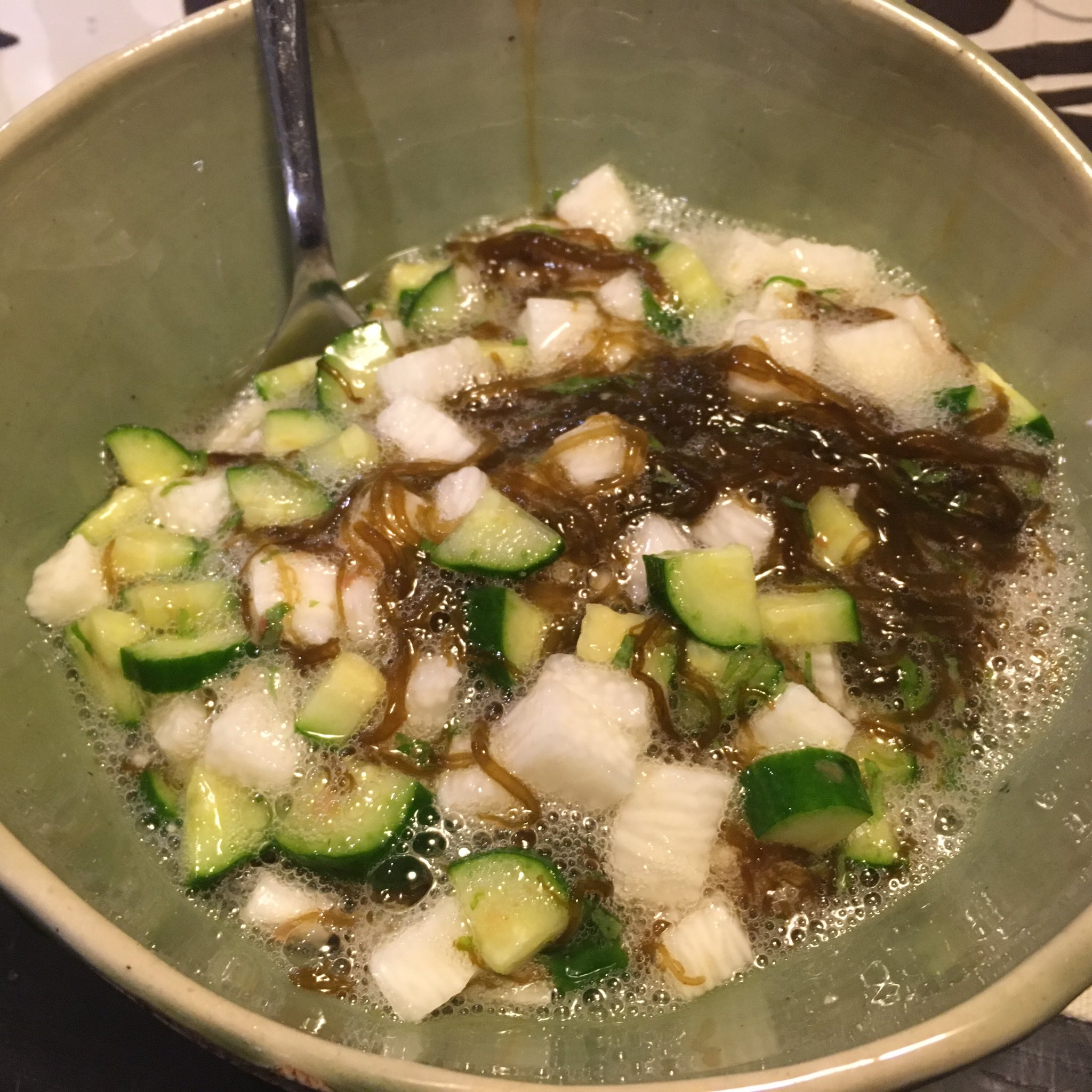 おぐにあやこ Auf Twitter 140字手抜き料理 混ぜるだけの割には美味しい酢の物 市販のもずく パック 胡瓜と長芋のサイコロ切り 練り梅チューブ 青紫蘇 なくてもいい 味みて隠し味の醤油 さっぱりとして美味しいです T Co Zsrwmymsjd Twitter