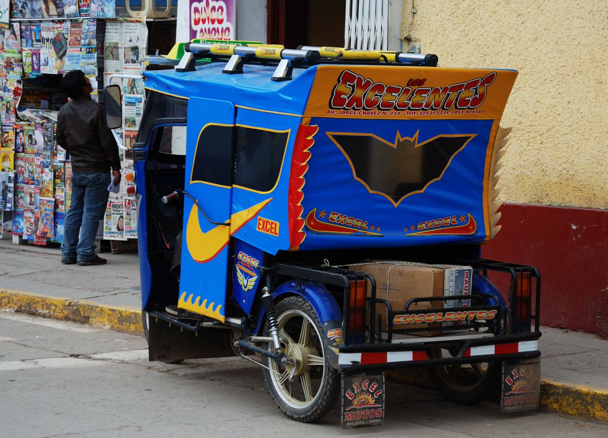 LarsWanderlust's tweet photo. Batman's return in Peru... Where there is no hi tech you need to improvise #badmobile #peru https://t.co/2D5N1olFUs