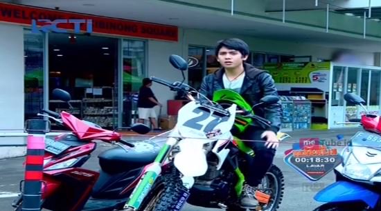 Roman mulai kepikiran nihh, Wulan bakal terima cintanya Devon atau engga ya? 
#ROMPIStheseries
#DramaSeriesTerbaik