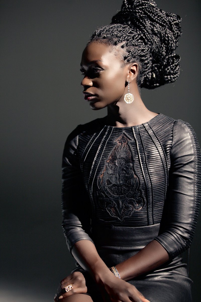 The Just Radiant Sun drop earring adds some much needed sparkle into this rainy Thursday . Thanks <a href="/AntoinetteGomis/">Gomis Antoinette</a> for this beautiful shot ✨