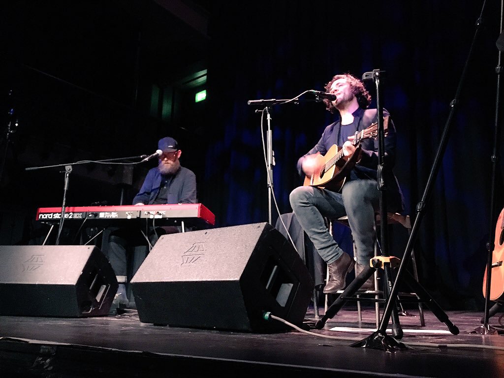 coolmusicthings's tweet photo. New on the blog... write up of @JackSavoretti's intimate @WarChildUK gig on Tues! #BRITsWeek2017 https://t.co/AYdk0BXCwr https://t.co/koXTY7mGdG