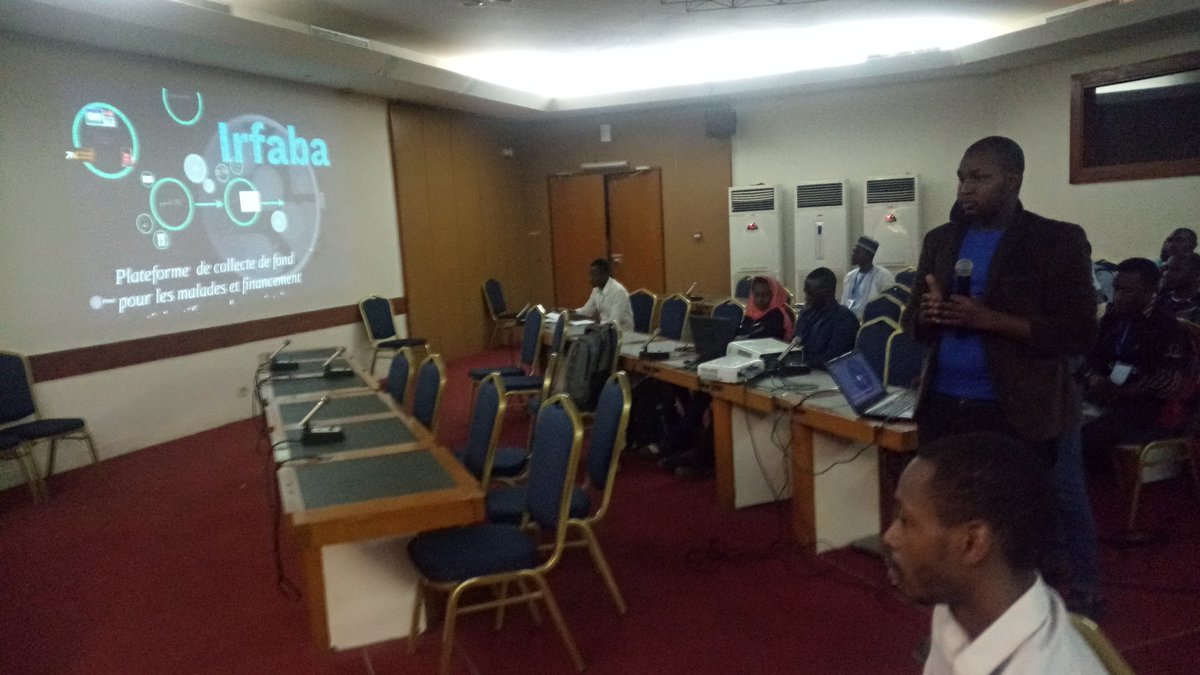 Sahelinnov's tweet image. @Irfaba défend son projet de collecte de dons pour les malades devant le jury cc @Lc_Centonze @Sinergi #Sahelinnov2017 @Cipmen #Hack4dev
