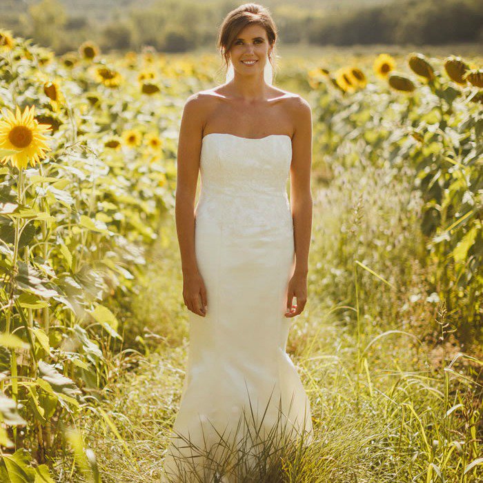 Say Yes to the Dress are seeking brides-to-be looking for a beautiful bargain dress. Apply here: halfyardproductions.com/ukcasting  #SYTTD