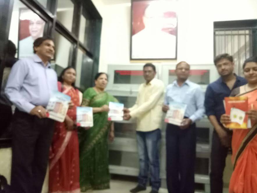 bhaiyujimaharaj's tweet photo. Thanks to Govt. Medical College's Students for visiting Suryoday Akola Balgrah .#Balgrah #suryoday #bhaiyyumaharaj #Medical https://t.co/HurjKBrdnc