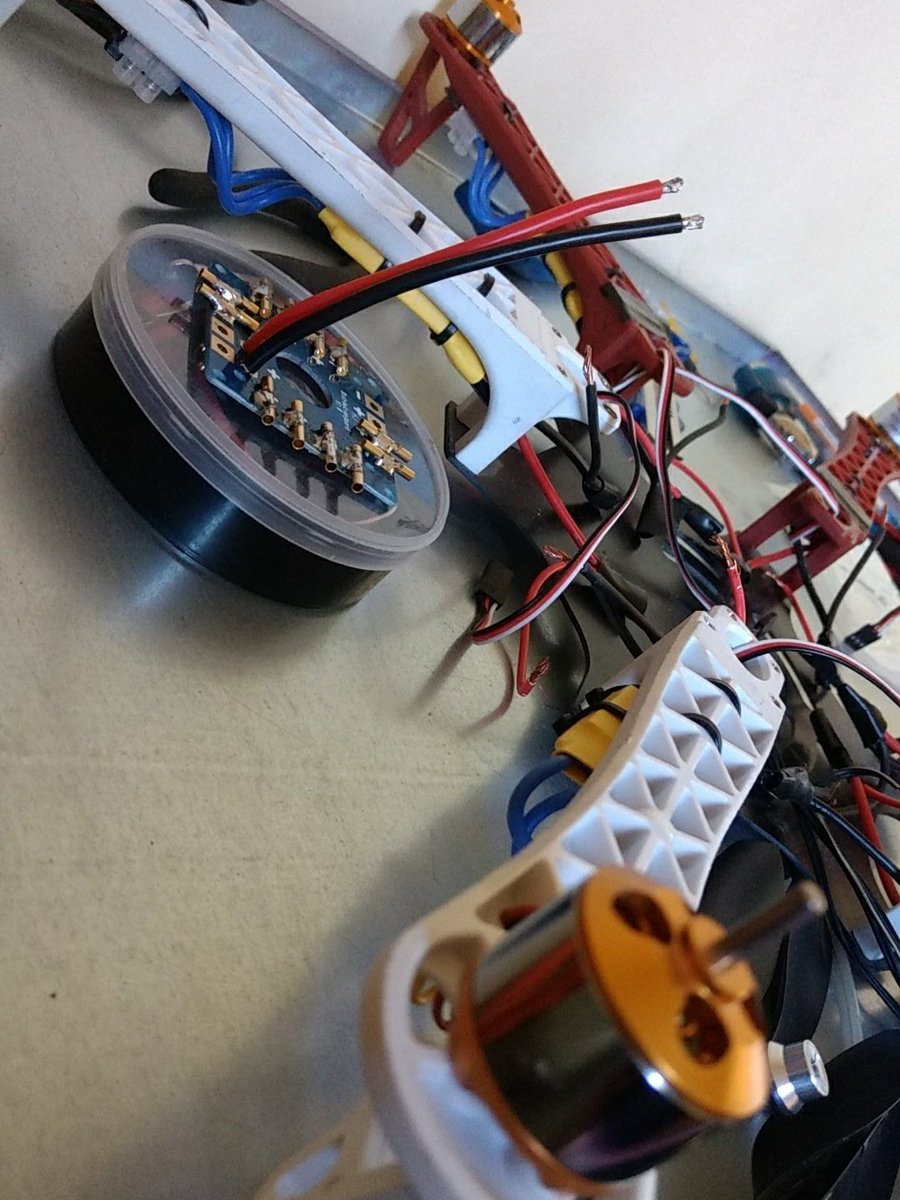 gui_barrios's tweet photo. Voltando a terminar esse projeto #drone #f550 #kk2 #hexacopter #multiwii https://t.co/41TVSCcbnb
