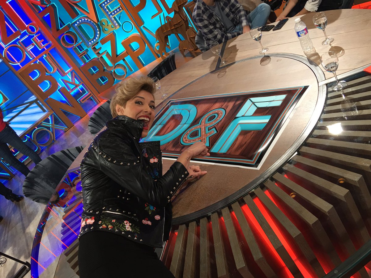 Pues si aquí voy a estar!!! Con <a href="/DaniyFloTV/">Dani&Flo</a> #feliz #vamosqnosvamos <a href="/cuatro/">Cuatro</a>