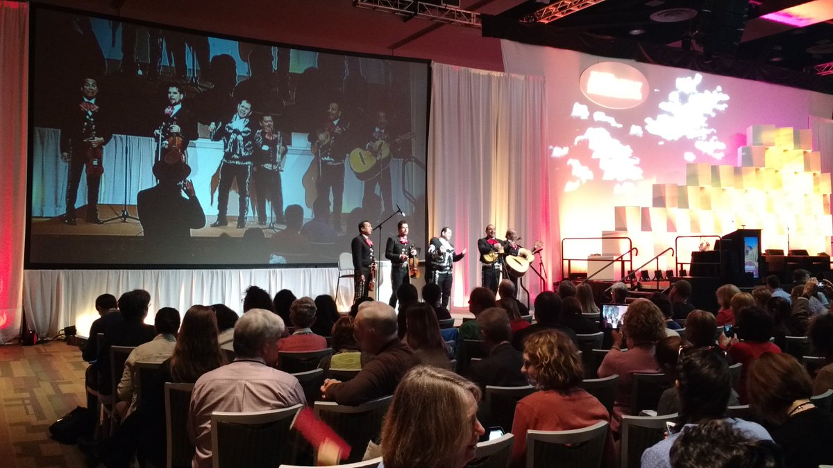 katie_harmoney's tweet image. Canta y no llores! #hpm17 #hpmrookie17