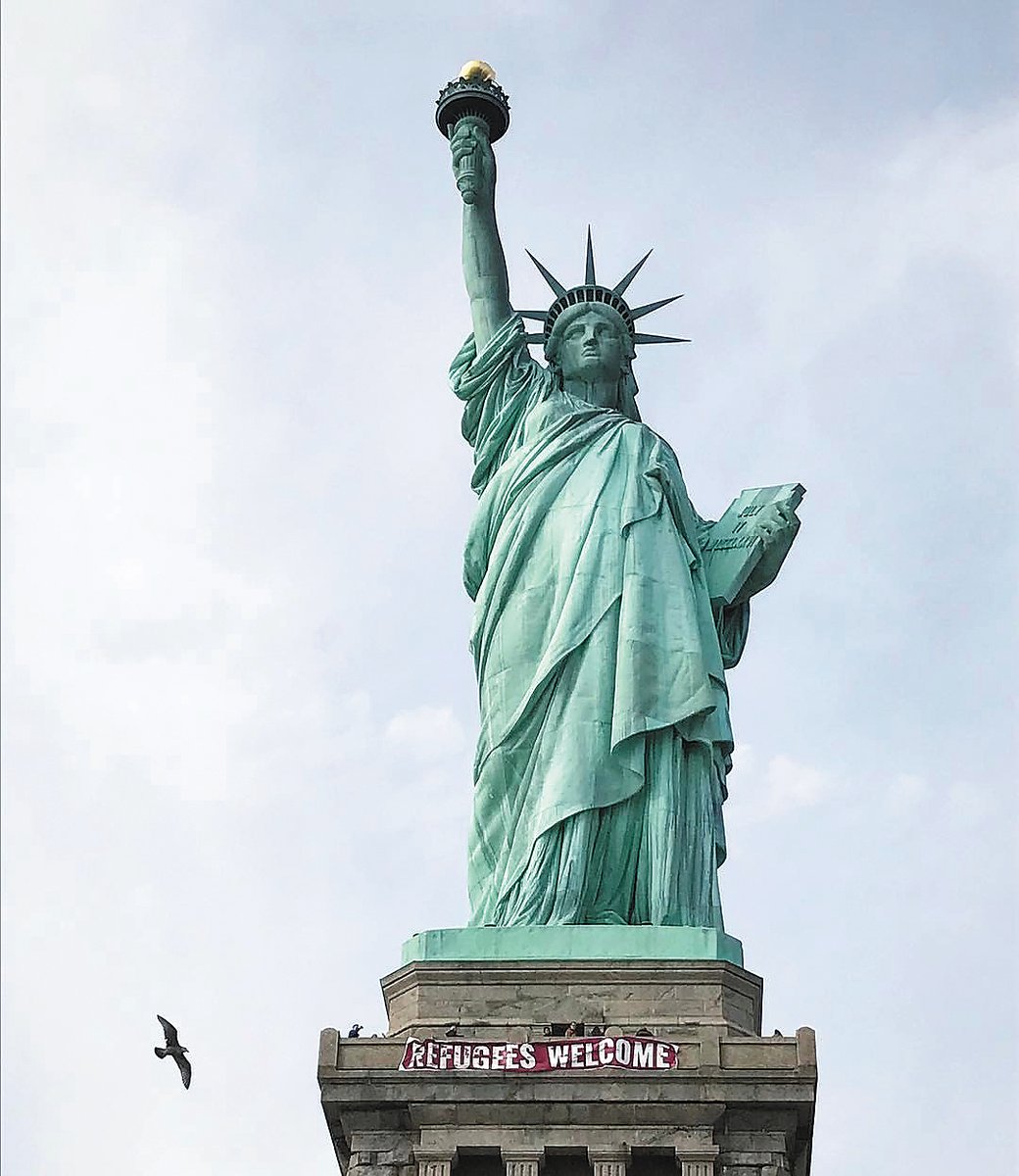 Imagem inclui as palavras “Refugees Welcome”

Foto da Estátua da Liberdade tirada por brasileira ganha o mundo
ln.is/metrojornal.co…