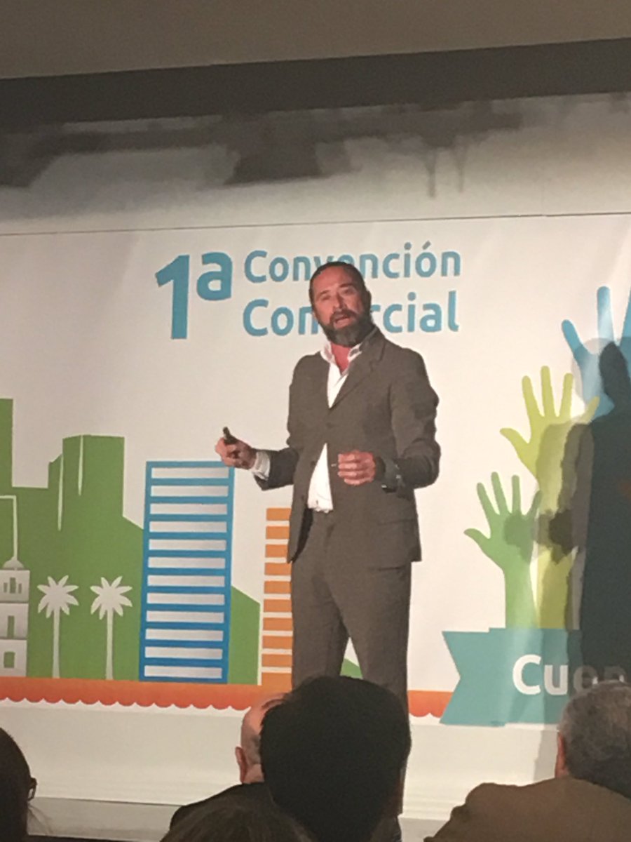 MTiessler's tweet photo. Con Ramón barrera q crack!#ganasdebidafarma https://t.co/4GPIA3D71f