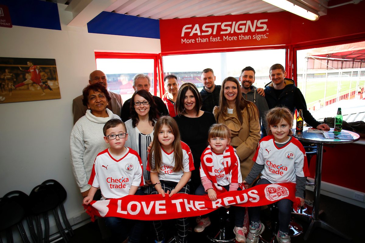 ✅ FAST SIGNS |

Another local company get behind the Reds by sponsoring our new hospitality pod!

👉🏻 goo.gl/1Pp7lR