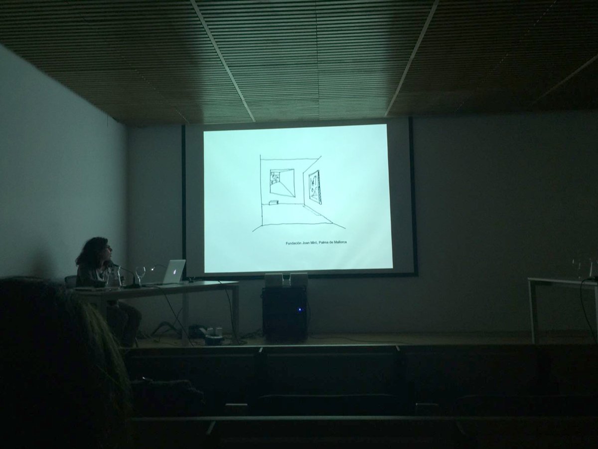 LibrosArq's tweet photo. Colaboramos en la nueva entrega del ciclo de conferencias del #IUCC en @ETSASevilla. #EstáPasando #RMLibrería #LucesySombras #50TD #TD43 https://t.co/nO5b0UGa9r