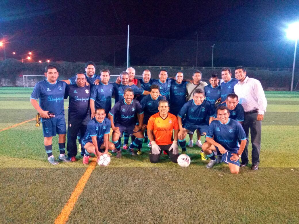 carent_minibus's tweet photo. Traslado equipo #champagnat #22feb #campeonato #adecore 🚌⚽ https://t.co/Q47RJPBmlN