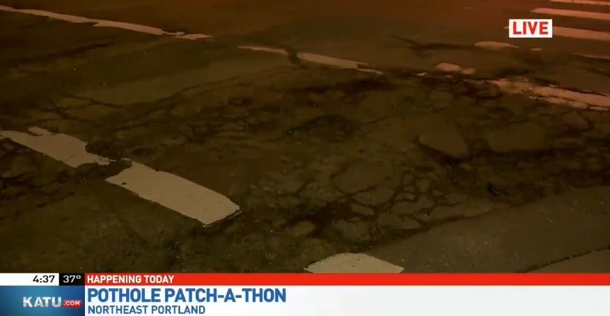 BrianWoodTV's tweet image. The #PDX pothole #Patchathon gets underway this morning.  Extra @PBOTinfo crews at work. More #LiveOnK2 this AM. #pdxtraffic