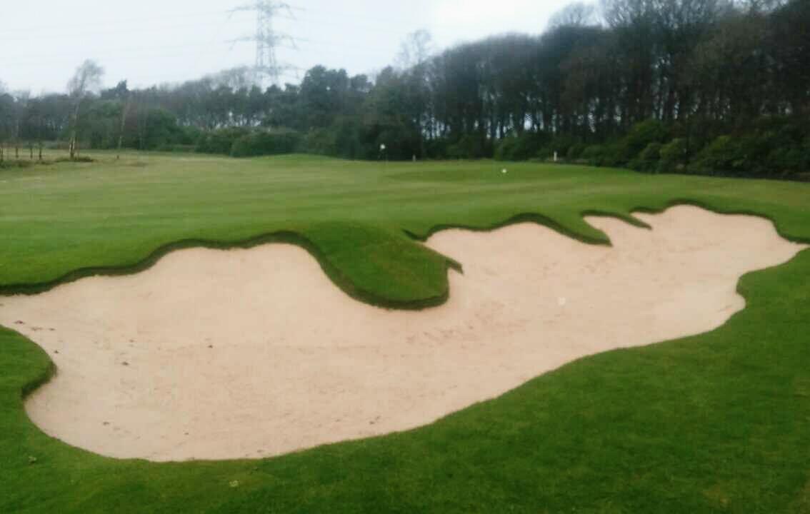 CM_HGC's tweet photo. The contrast is stark between old and new bunkers @HuddersfieldGC following heavy rain #knowwhichiprefer https://t.co/8EDxAouQl2