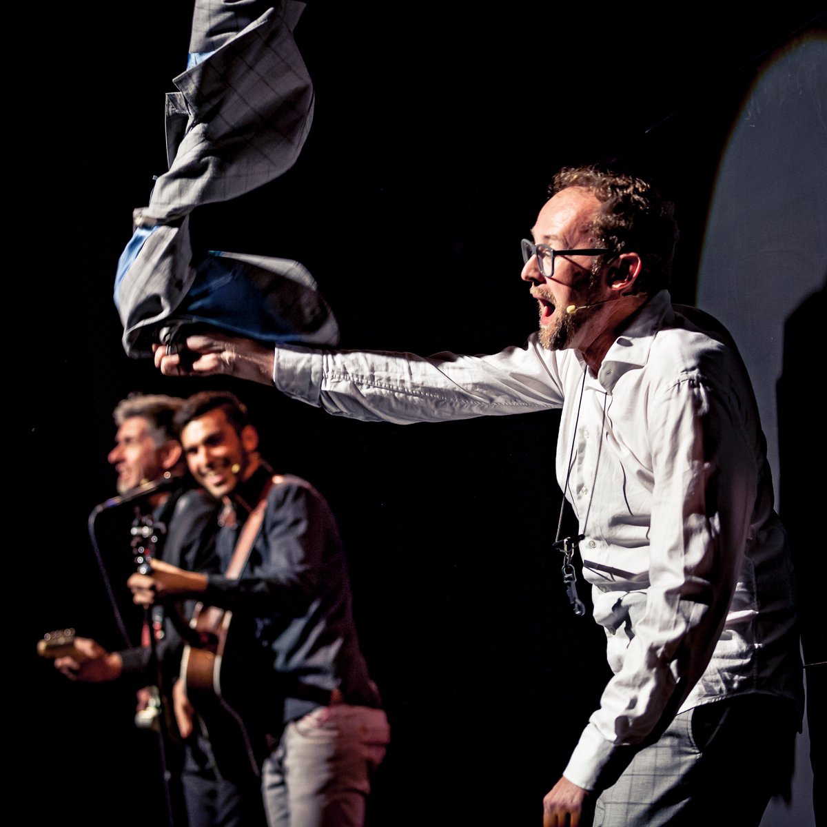 Een gedroomde première en de sterren van Piepschuim. 
Meer over onze theatervst en mooie recensies in o.a. Trouw op eepurl.com/cDeYK5