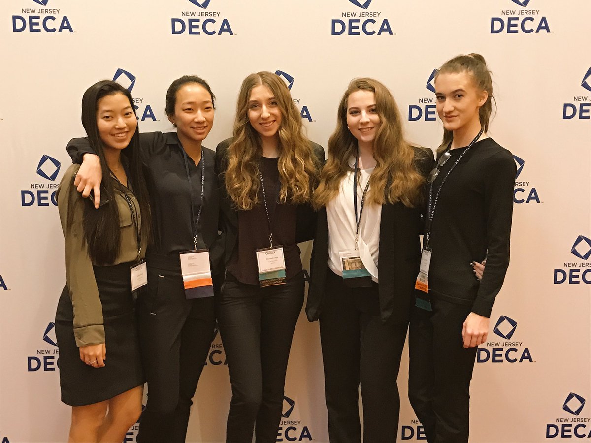 deca_leonia's tweet photo. Good Morning, NJ DECA! Less than 1 hour until Closing Session kicks off! #JerseyDECAStrong #NJDECASCDC #LeoniaDECA https://t.co/89CSk9KaXh