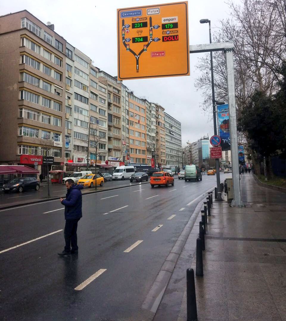 isbakas's tweet photo. İBB Ulaşım Daire Başkanlığı ile birlikte gerçekleştirdiğimiz "Akıllı Park Sistemi" ile yaşamınızı kolaylaştırmaya devam ediyoruz. https://t.co/p2OdpnveLo