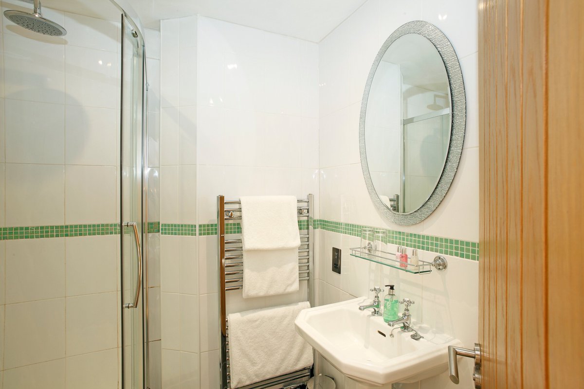 castleaber's tweet photo. why not come and stay with us in one of Premium Double rooms #Premiumdouble #aberyswyth #castlehotel https://t.co/Bckqh0Pp38