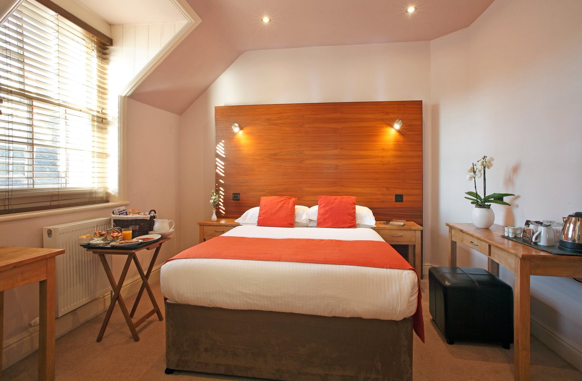 castleaber's tweet photo. few more of our premium double rooms #premiumdouble #castlehotel #aberystwyth #luxury https://t.co/xJ784ecWax