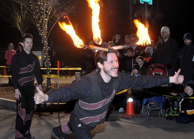 .<a href="/SCAttleboro/">Sun Chron Attleboro</a> hosts downtown Winter Night Fest this weekend  ow.ly/f901309hGdD <a href="/TheSunChronicle/">The Sun Chronicle</a>